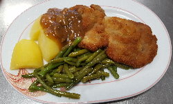 Nackensteak mit grnen Bohnen und Kartoffeln