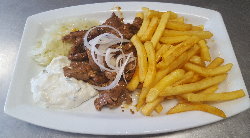 Gyros mit Krautsalat, Tsatsiki und Pommes